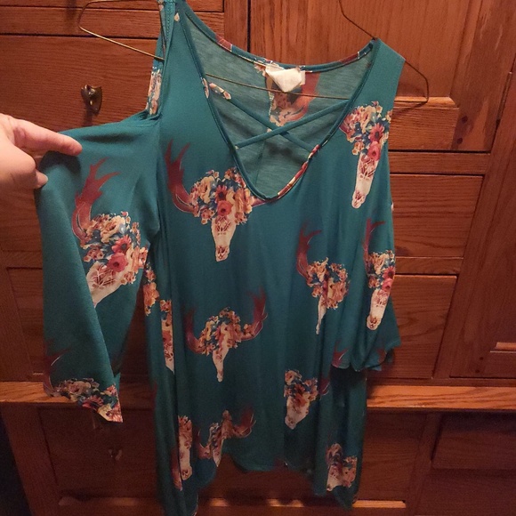 Lovely J Open Shoulder V Neck Top M - Picture 1 of 3